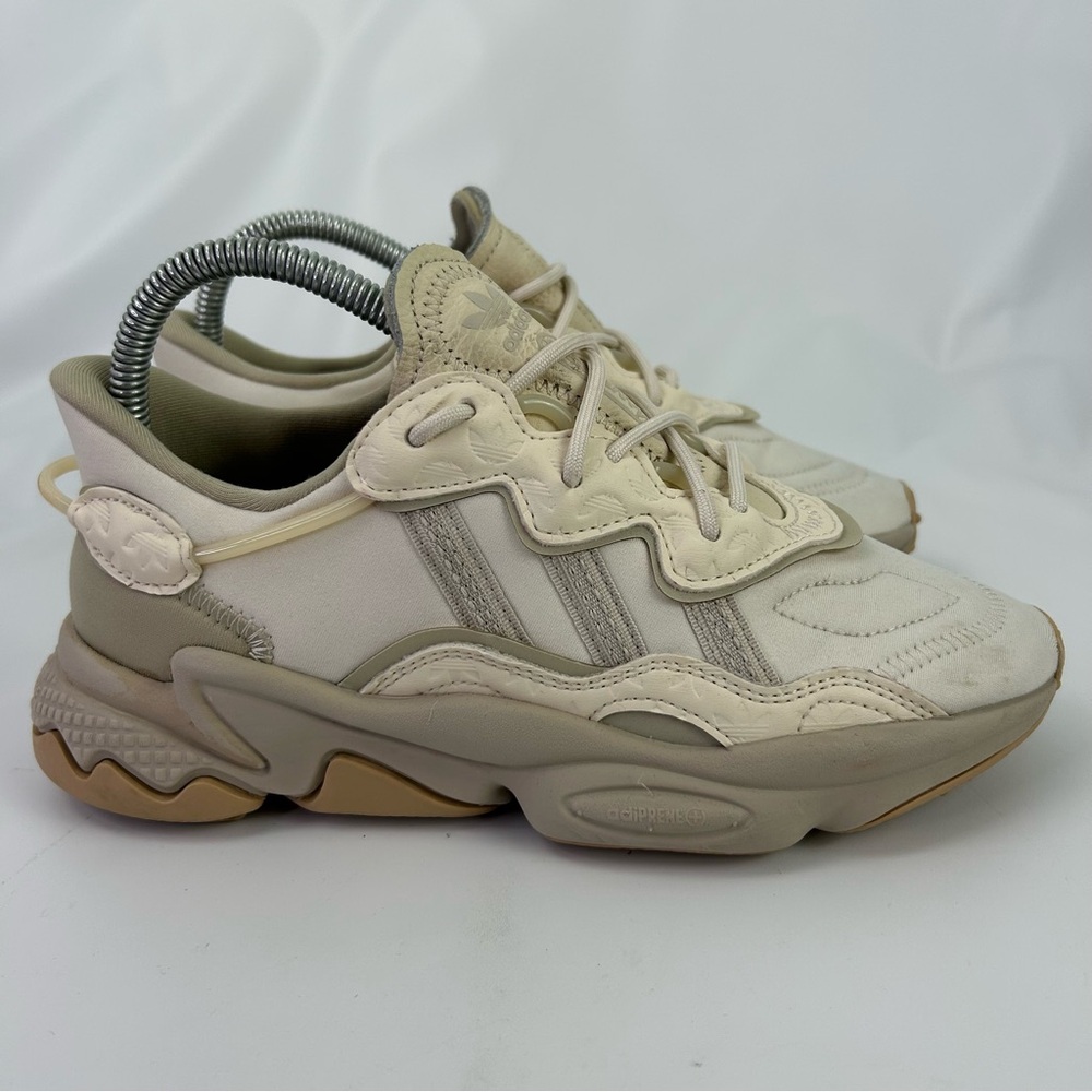 Adidas OZWEEGO J size 4.5